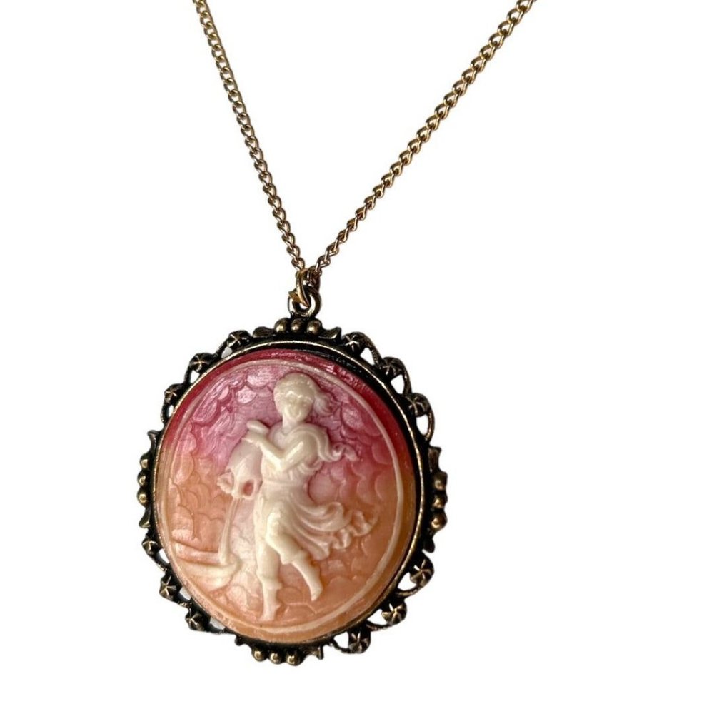 Cameo Pendant Necklace Beach Theme Girl Sand Rowboat 18" Goldtone Chain
